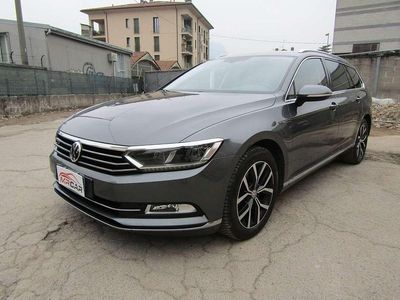 Usata VW Passat Executive 190 CV (139 kW) 2016 Grigio scuro metallizzato Station wagon