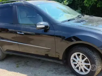 Usata Mercedes ML320 224 CV (164 kW) 2006 Nero SUV