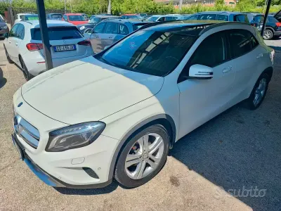 Usata Mercedes GLA200 Premium 136 CV (100 kW) 2015 Bianco SUV