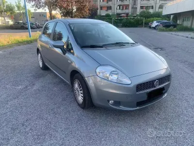 Usata Fiat Grande Punto Dynamic 75 CV (55 kW) 2008 Grigio Utilitaria