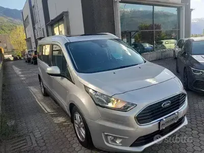 Usata Ford Tourneo Connect Titanium 120 CV (88 kW) 2019 Argento Monovolume