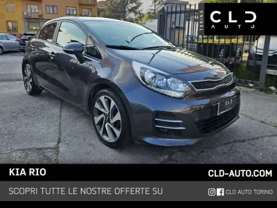 Käytetty Kia Rio 75 HP (55 kW) 2016 Harmaa Viistoperä