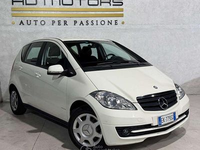 Gebraucht Mercedes A160 95 PS (69 kW) 2011 Weiß Limousine