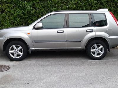 Grigio Usata 2002 Nissan X-Trail SUV | 3750 €
