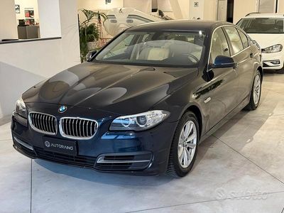 Usata BMW 520 Luxury Line 190 CV (139 kW) 2015 Blu Berlina