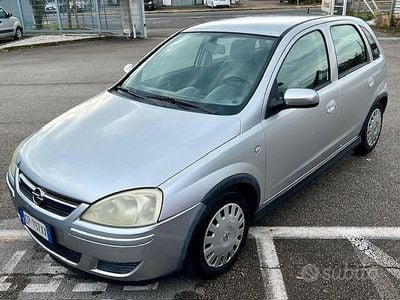 Usata Opel Corsa 69 CV (50 kW) 2004 Grigio Utilitaria