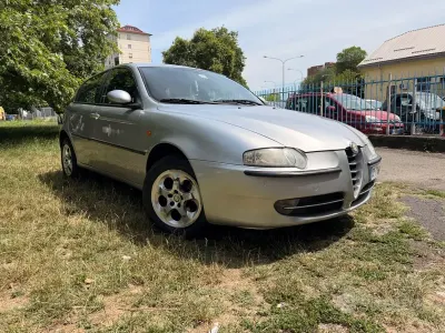 Usata Alfa Romeo 147 105 CV (77 kW) 2004 Grigio Utilitaria