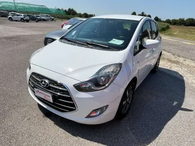 Usata Hyundai ix20 Comfort 90 CV (66 kW) 2019 Bianco Utilitaria