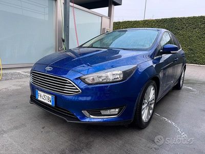 Usata Ford Focus Titanium 120 CV (88 kW) 2017 Blu Berlina