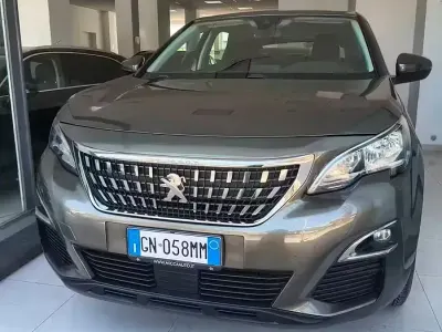 Usata Peugeot 3008 Business-Line 131 CV (96 kW) 2018 Grigio SUV