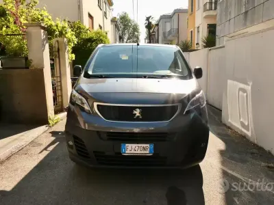 Usata Peugeot Expert 116 CV (85 kW) 2017 Furgone