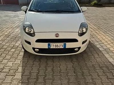 Usata Fiat Punto 85 CV (62 kW) 2015 Utilitaria