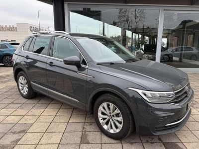 Usata VW Tiguan Life 131 CV (96 kW) 2022 Grigio SUV