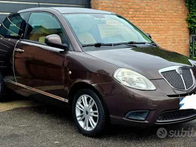 Usata Lancia Ypsilon 60 CV (44 kW) 2010 Marrone Utilitaria