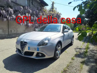 Usata Alfa Romeo Giulietta Distinctive 120 CV (88 kW) 2014 Utilitaria