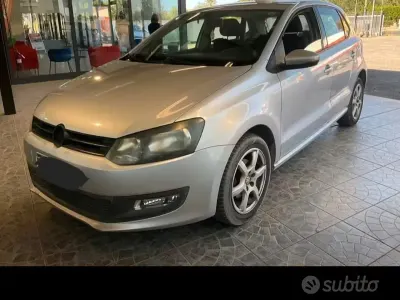 Usata VW Polo Comfortline 75 CV (55 kW) 2013 Grigio Utilitaria