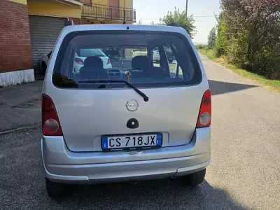 Usata Opel Agila 80 CV (58 kW) 2004 Grigio Monovolume