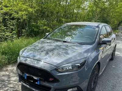 Usata Ford Focus ST 185 CV (136 kW) 2016 Berlina