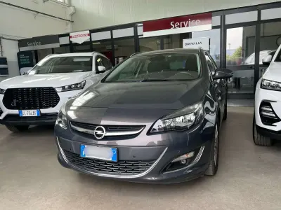 Usata Opel Astra Cosmo 136 CV (100 kW) 2016 Grigio Station wagon