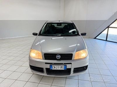 Usata Fiat Punto Dynamic 60 CV (44 kW) 2004 Beige Utilitaria