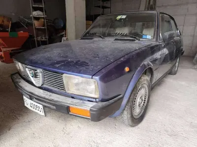 Usata Alfa Romeo Alfetta 130 CV (95 kW) 1981 Blu/azzurro Berlina