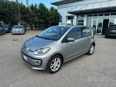 Usata VW up! Highline 68 CV (50 kW) 2016 Grigio Utilitaria