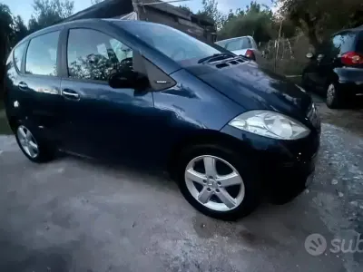 Usata Mercedes A150 Elegance 95 CV (69 kW) 2007 Blu Utilitaria
