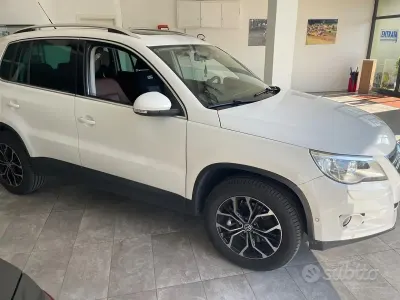 Usata VW Tiguan Sportline 140 CV (102 kW) 2010 Bianco SUV