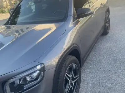 Usata Mercedes GLB220 190 CV (139 kW) 2020 Grigio SUV