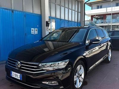 Usata VW Passat 190 CV (139 kW) 2020 Nero Station wagon