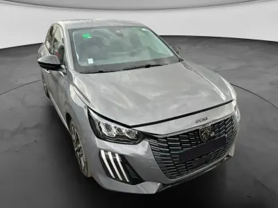 Usata Peugeot 208 Allure 101 CV (74 kW) 2025 Grigio selenium Utilitaria
