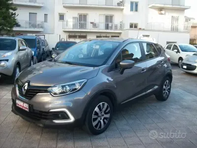 Usata Renault Captur Business 90 CV (66 kW) 2018 Grigio SUV