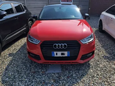 Usata Audi A1 Sportback Ambiente 90 CV (66 kW) 2015 Rosso Utilitaria
