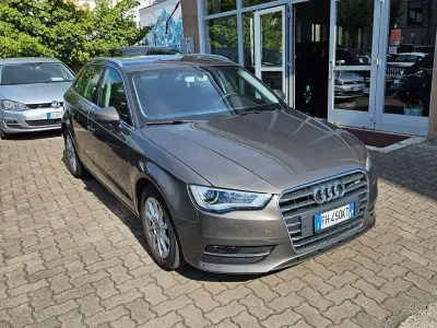 Usata Audi A3 Business 110 CV (80 kW) 2016 Marrone Berlina