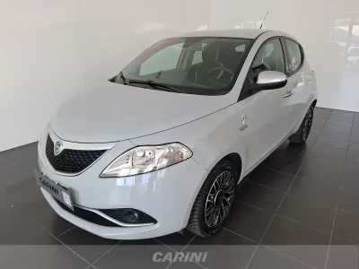 Usata Lancia Ypsilon Gold 95 CV (69 kW) 2016 Grigio Utilitaria