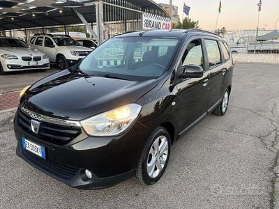 Usata Dacia Lodgy Lauréate 107 CV (78 kW) 2014 Nero Monovolume