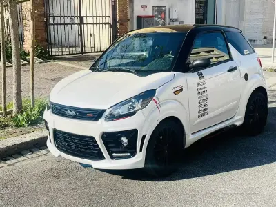 Begagnad Ligier JS50 2021 Vit Halvkombi