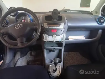Usata Toyota Aygo 68 CV (50 kW) 2008 Blu Utilitaria