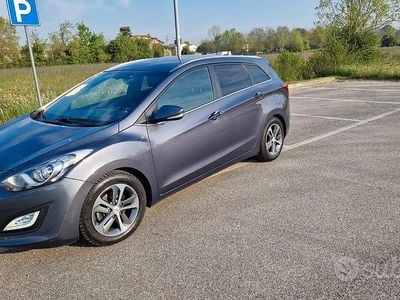Usata Hyundai i30 GO! 110 CV (80 kW) 2016 Grigio Station wagon