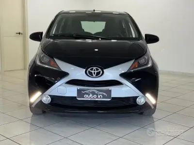 Usata Toyota Aygo X-clusiv 69 CV (50 kW) 2014 Nero Utilitaria