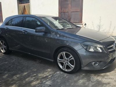 Usata Mercedes A180 122 CV (89 kW) 2013 Grigio Berlina