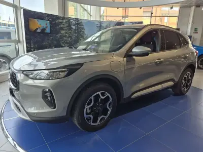 Nuova Ford Kuga Active 243 CV (178 kW) 2025 Solar silver SUV