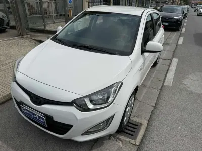 Usata Hyundai i20 Classic 75 CV (55 kW) 2013 Bianco Utilitaria