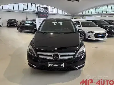 Occasion Mercedes B180 Premium 109 PK (80 kW) 2013 Zwart MPV