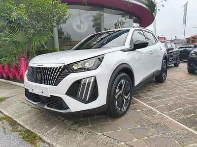 Neu Peugeot 2008 Allure 101 PS (74 kW) 2025 Weiß SUV