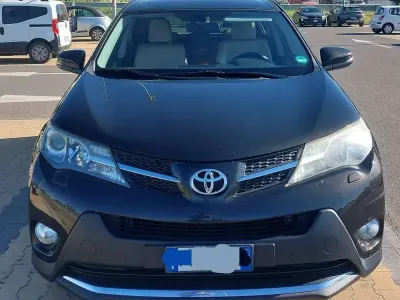Usado Toyota RAV4 Lounge 150 CV (110 kW) 2015 Marrón SUV