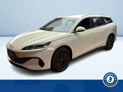 Usata BYD Seal Boost 184 CV (135 kW) 2025 Beige metallizzato Station wagon