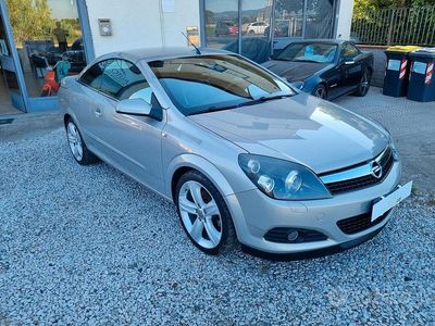 Grigio Usata 2008 Opel Astra Cabriolet Cabrio | 6500 € (Molto cara)