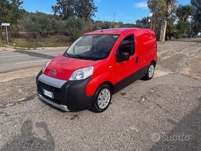 Begagnad Fiat Fiorino 95 HK (69 kW) 2016 Röd Minibuss