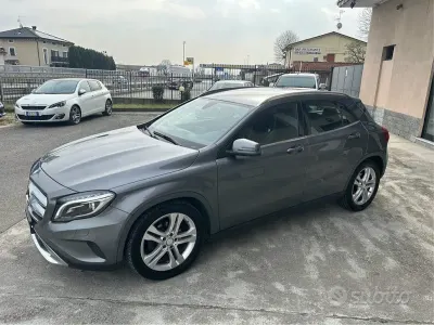Begagnad Mercedes GLA200 Premium 136 HK (100 kW) 2016 Grå SUV